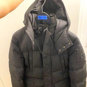 A new down jacket from Moose Knuckles